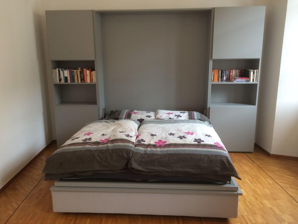 Piazza Collegiata Bellinzona Room