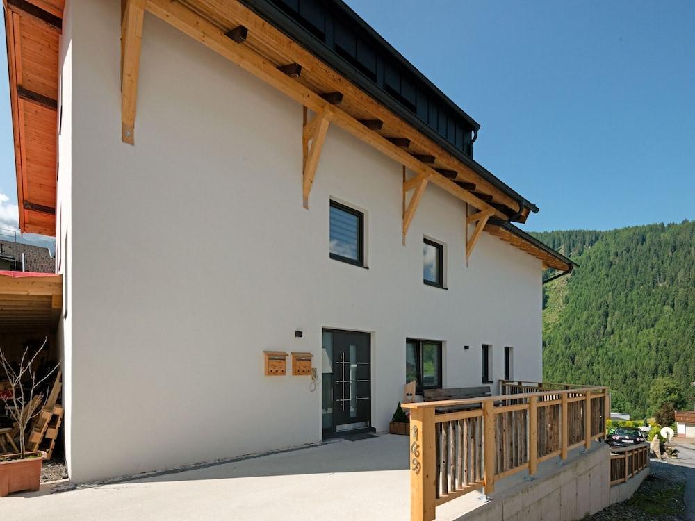 تاستيفول أبارتمنت إن خيرزينز ويث روف تيراس