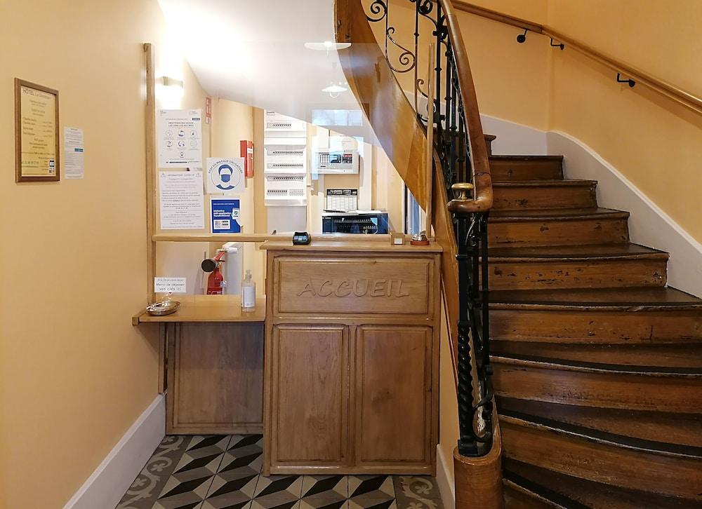 Hôtel Le Dormeux Reception