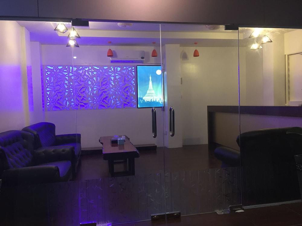 نيوتون هوتل آند سيرفيس أبارتمنت الردهة
