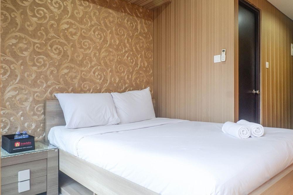 Relaxing and Stylish Studio at Tamansari Papilio Apartment