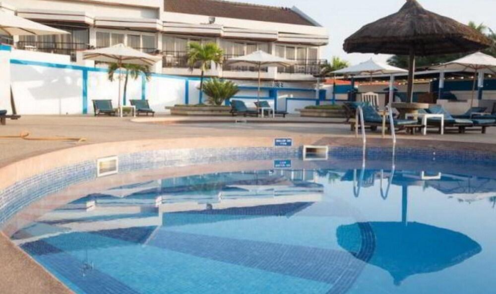 Elmina Beach Resort-presidential Suite