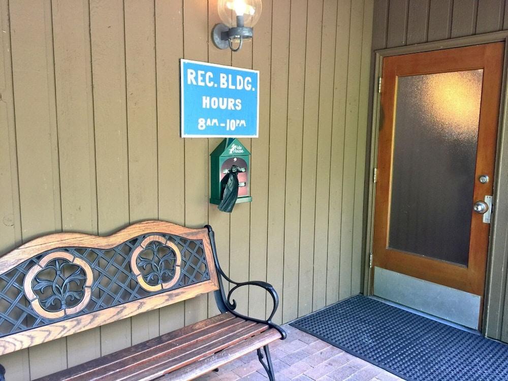 Mt Baker Lodging Condo 31- Sleeps 2 Room