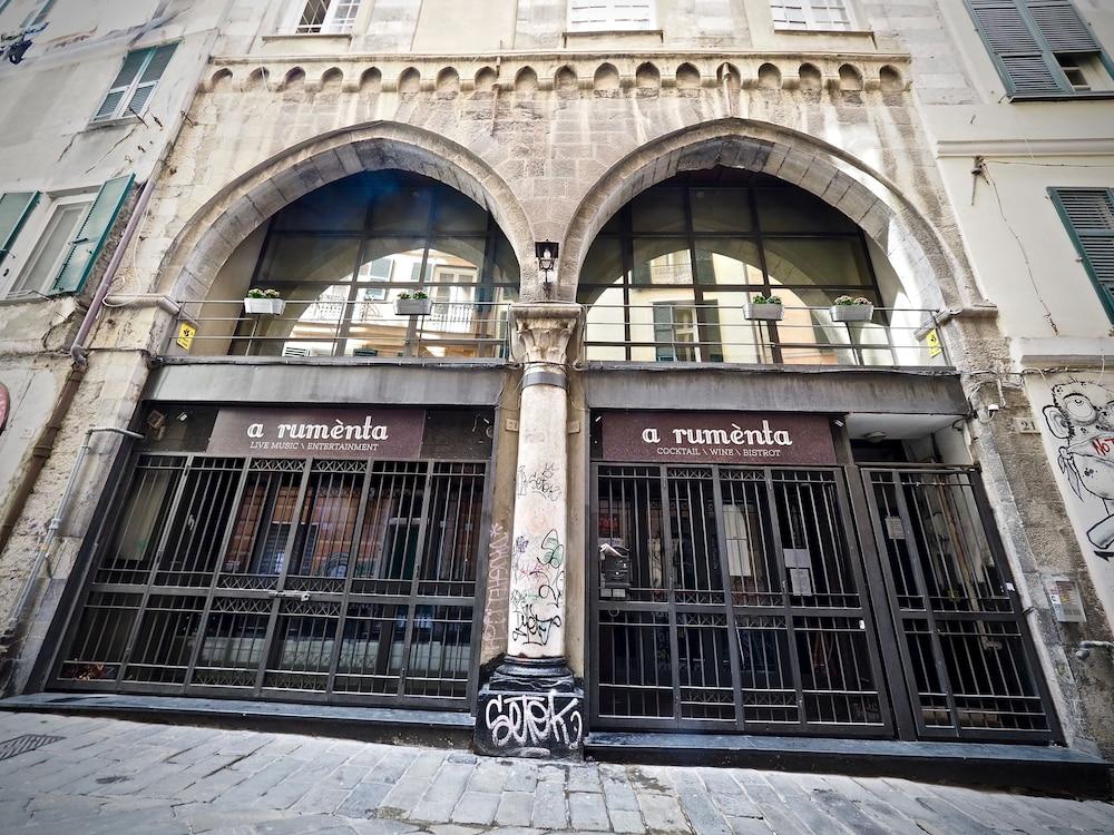 لوسوزو لوفت دي جوستينياني أكواريو المنطقة الخارجية