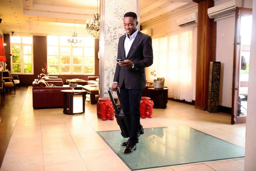 ذا بلوفش هوتل منطقة الجلوس في الردهة