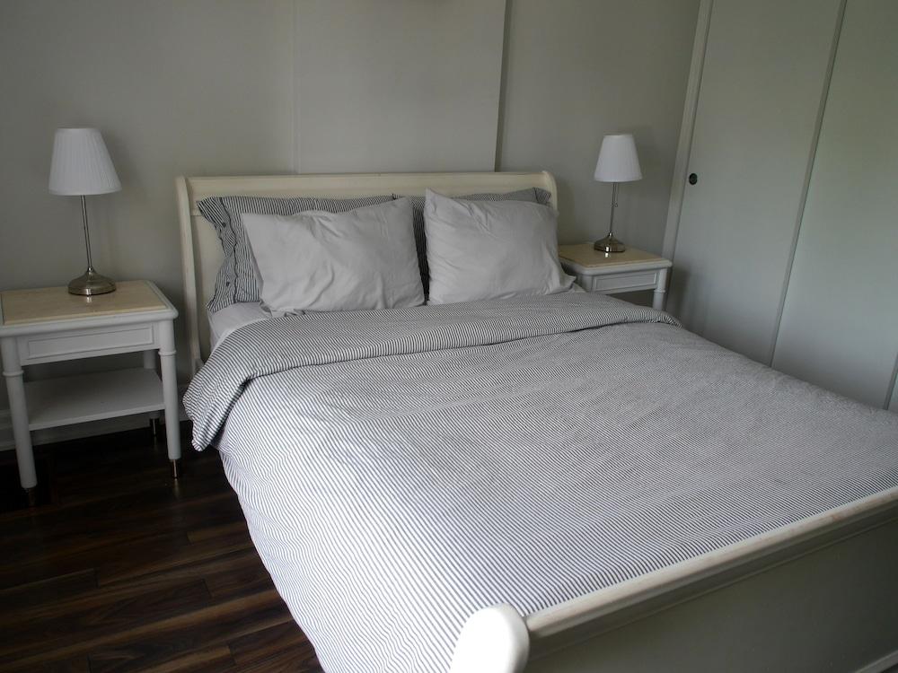 بيوتيفول هاوس إن فوريست هيل غرفة