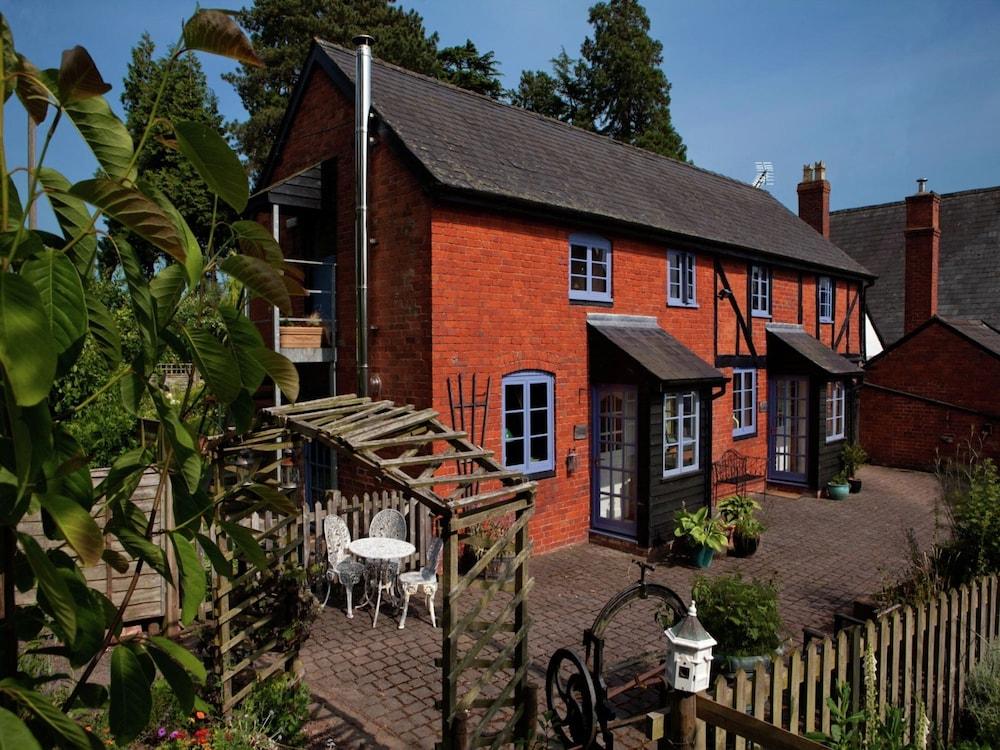 Comfortable Holiday Home in Hereford With Outdoor Seating