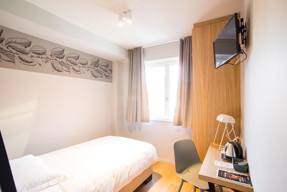 Hôtel Aigle d'Or Room