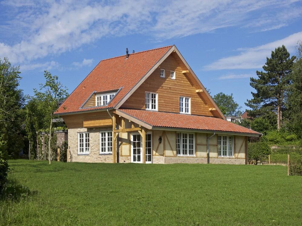 إليجانت أبارتمنت إن سلينيكين ويذ بالكوني