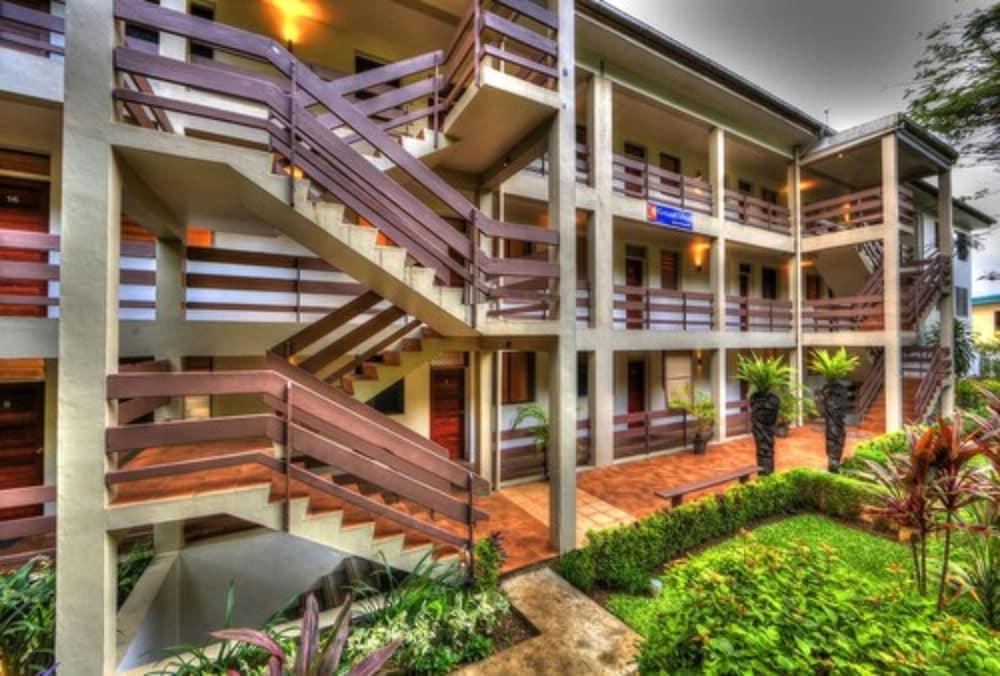 Ocean View Apartments Exterior