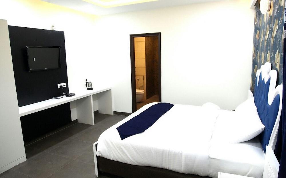 Hotel Royal MJS Pinjore Room