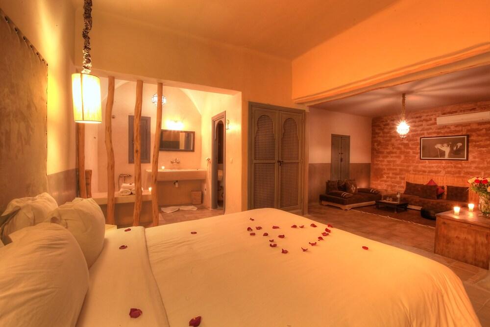 Villa Spacious Suites, Terraces Pool With Atlas View for Large Groups Room