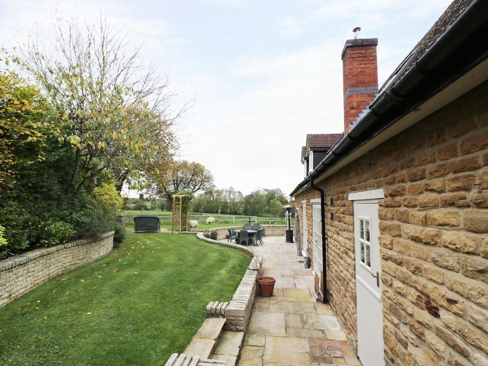 Freestone House Property Grounds