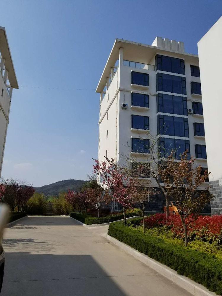 Rizhao M&S Aparthotel Property Grounds