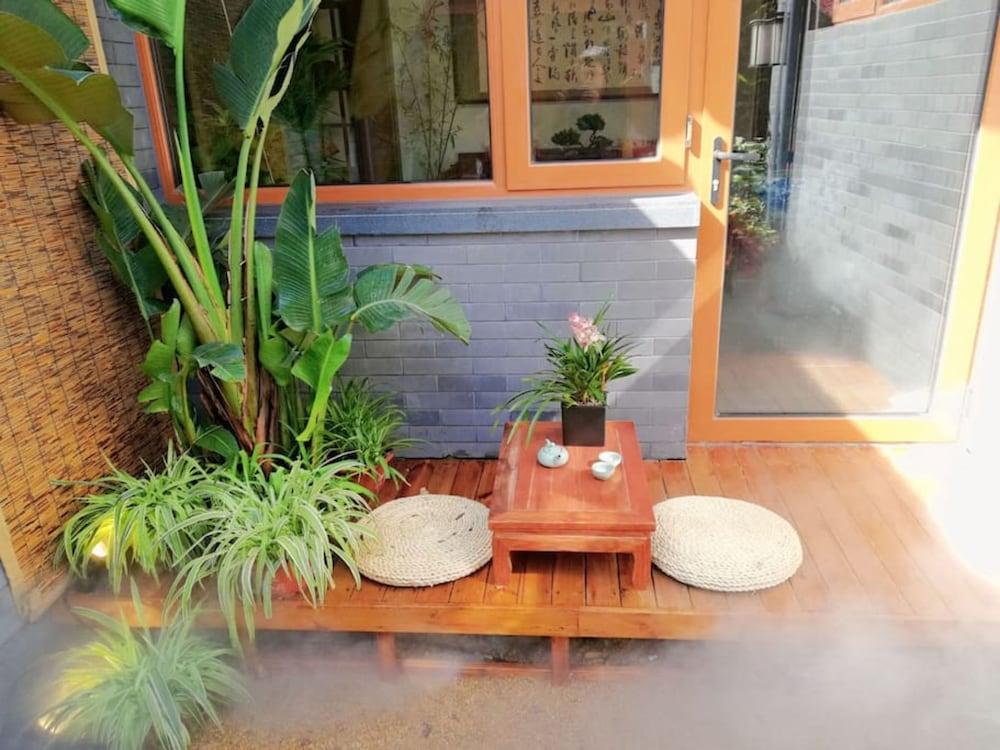 Habitat Quadrangle - Yu Ge Hutong Exterior detail