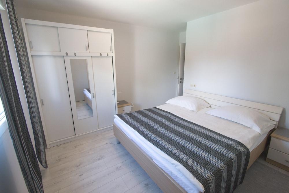 Cosy and lovely Villa Trosti with a pool Room