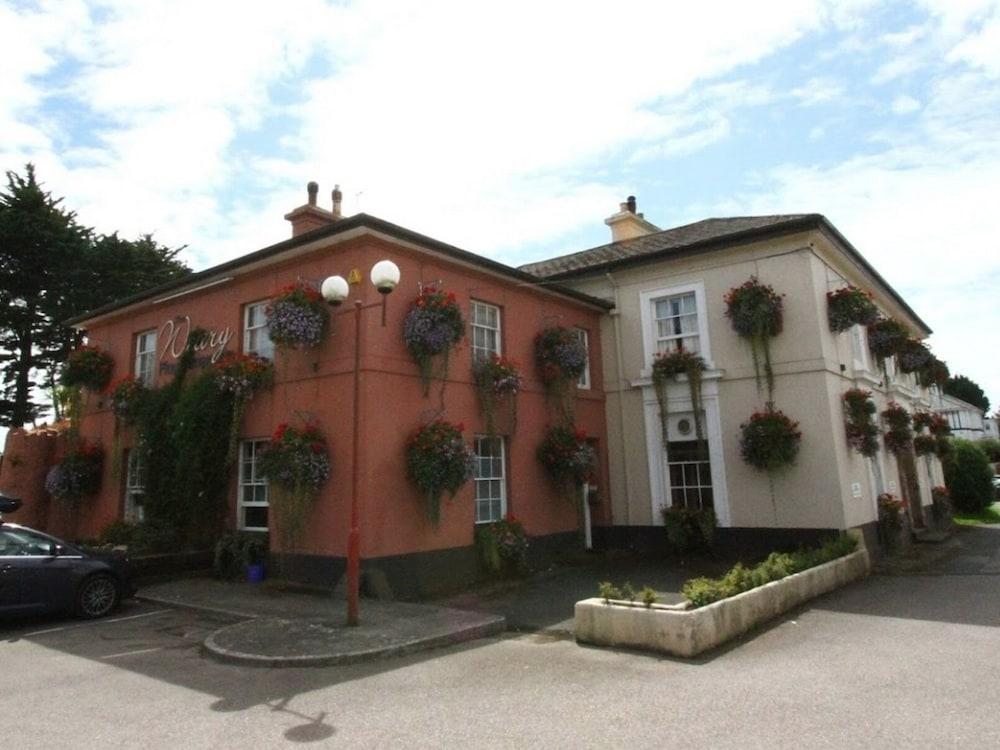 The Railway Inn Exterior