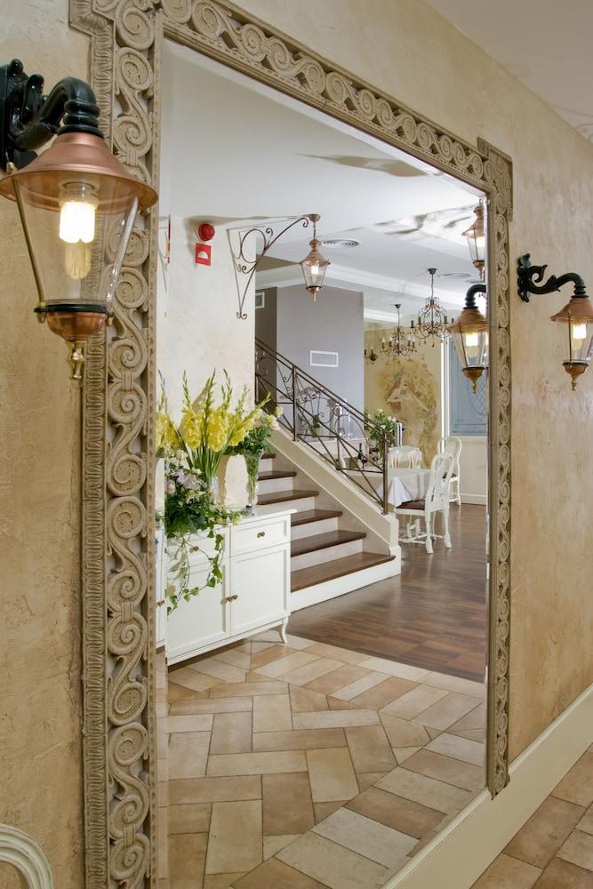 فيلا إستيرا - هوتل آند ريستاوراتسيا الردهة