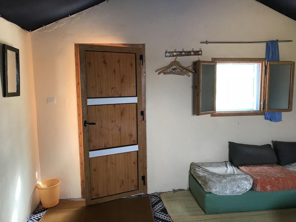 Les Toiles Maures Room