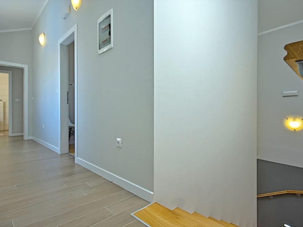 سيرين هوليداي هوم إن كرونسيسي ويذ برايفت بول داخلي