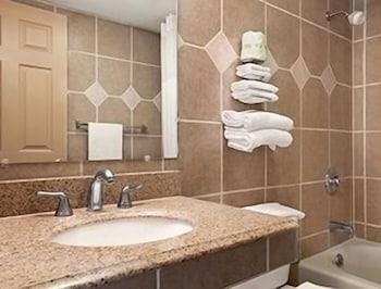 دايز إن باي ويندام بتلر جافرنمنت سنتر أخرى