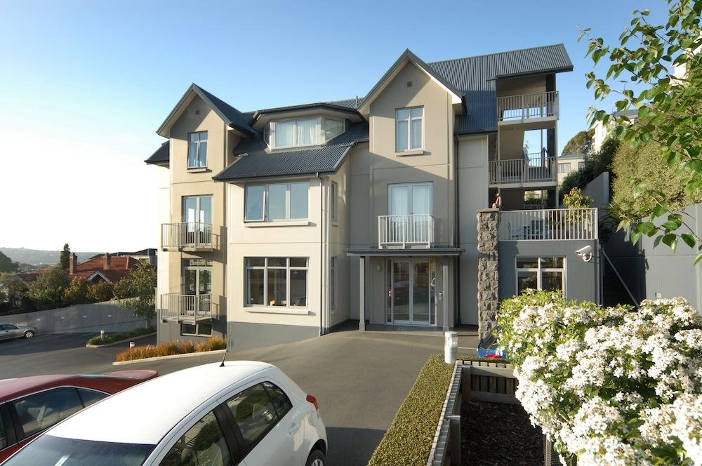 Bluestone On George Exterior