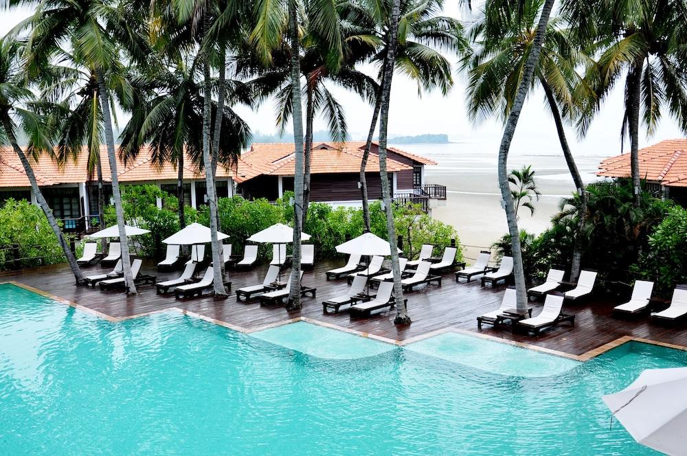 Avillion Port Dickson Waterslide