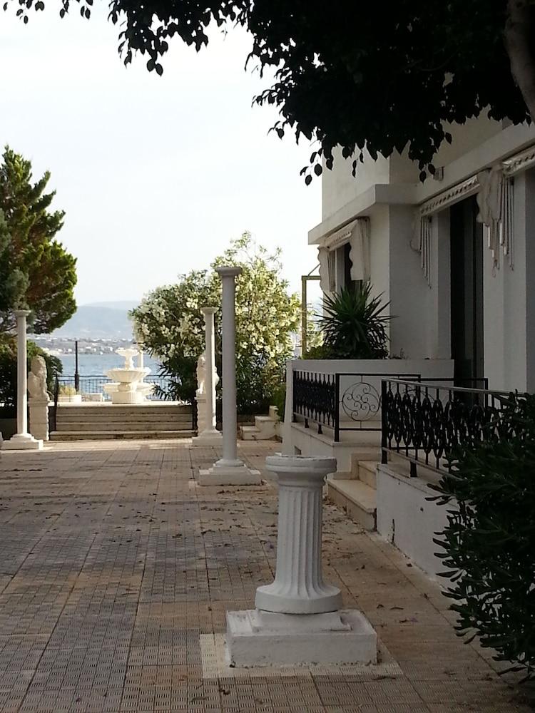 Hotel Mon Repos Exterior