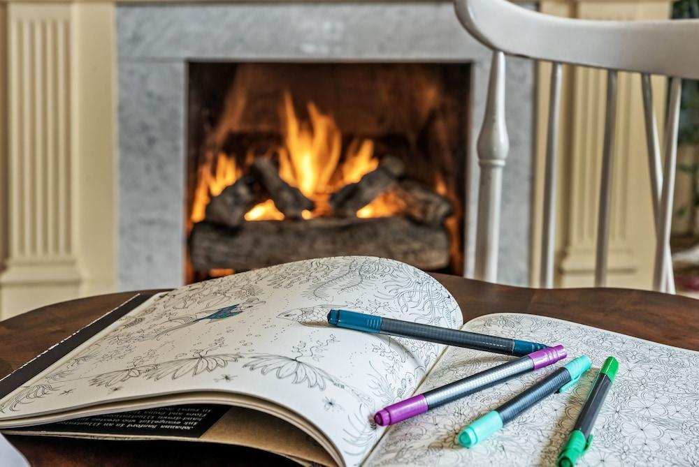 سيلفر هارت إن آند كوتيدجز منطقة الجلوس في الردهة