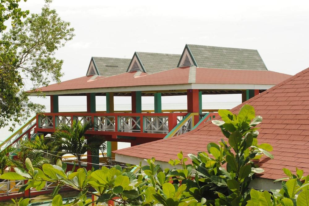 Bluefields on the Bay Property Grounds