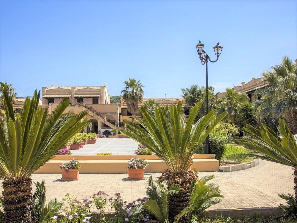 Enticing Apartment in Campofelice di Roccella With Pool Exterior