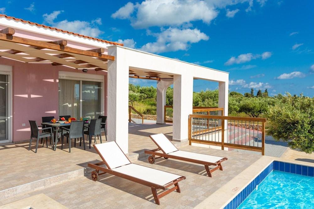 Vatsa Beach Villa Large Private Pool Walk to Beach Sea Views A C Wifi - 3021 Room