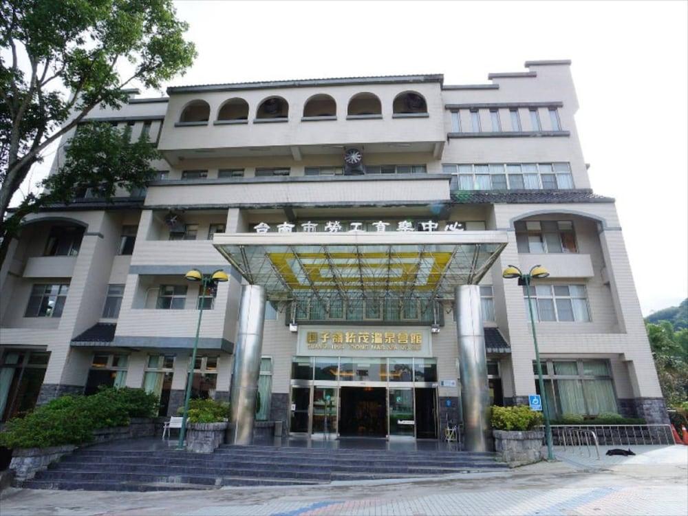 Guan Zi Ling Toong Mao Spa Resort