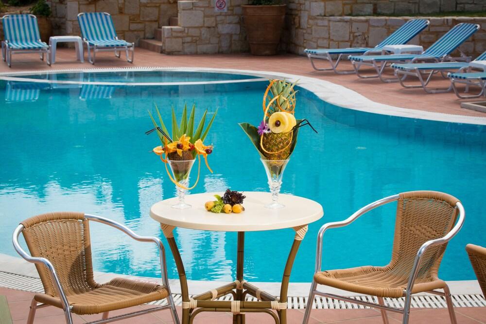 Diamond Village Outdoor Pool
