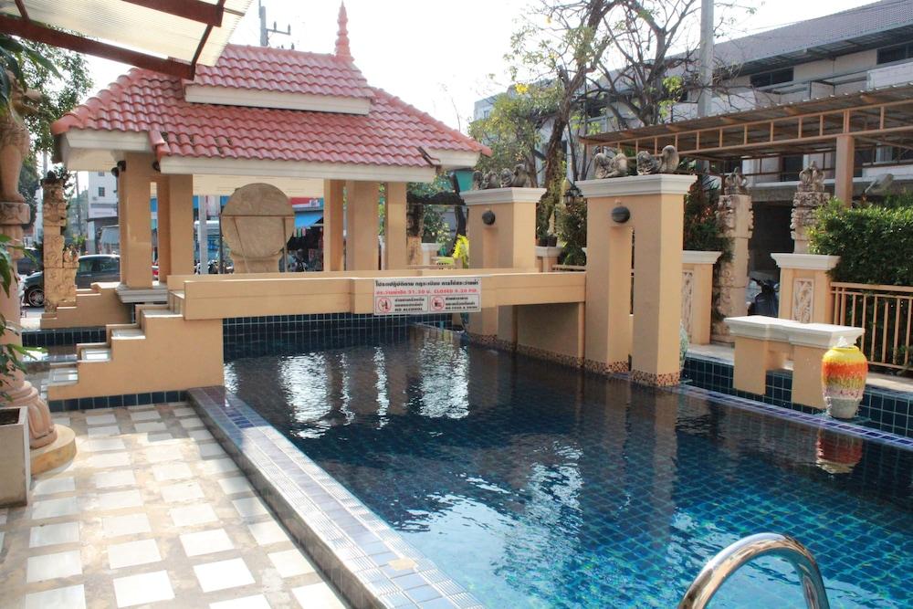 Chivapuri Residence Bangsaen Property Grounds