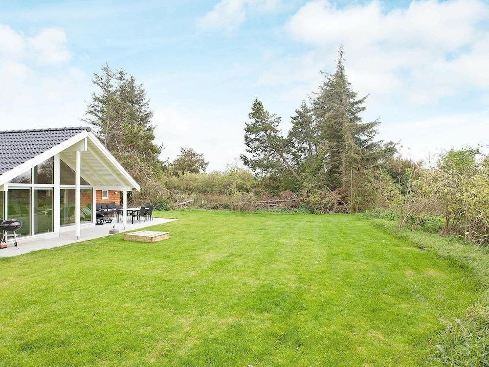 Serene Holiday Home in Dannemare With Indoor Whirlpool Property Grounds