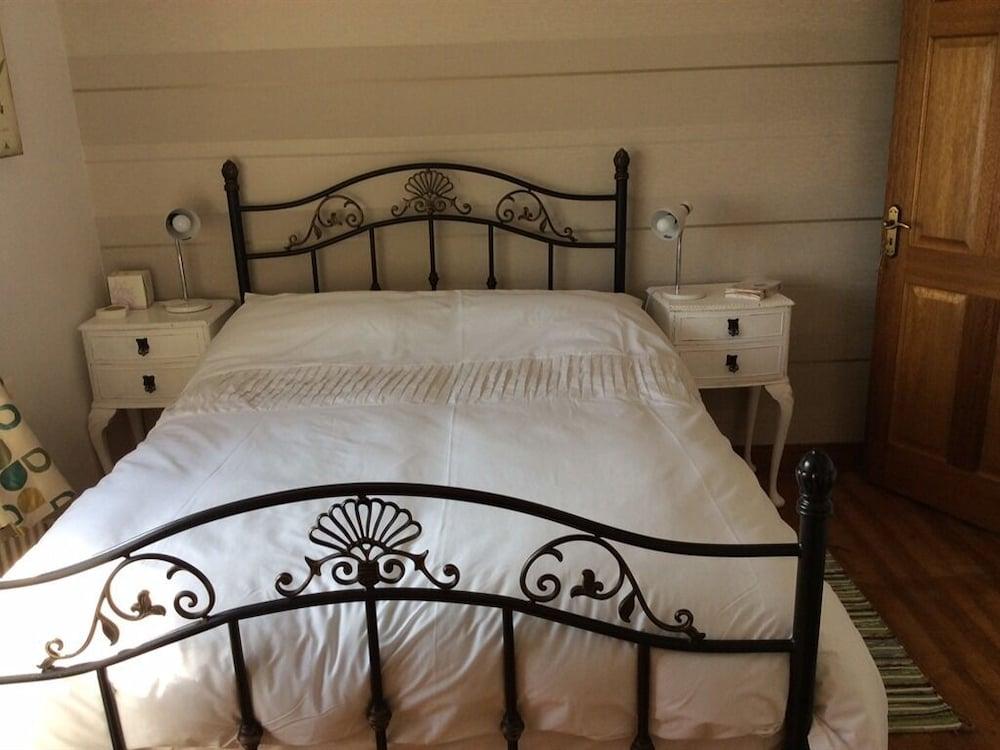 يو آر نيدز هوليدايز أيرلندا أخرى