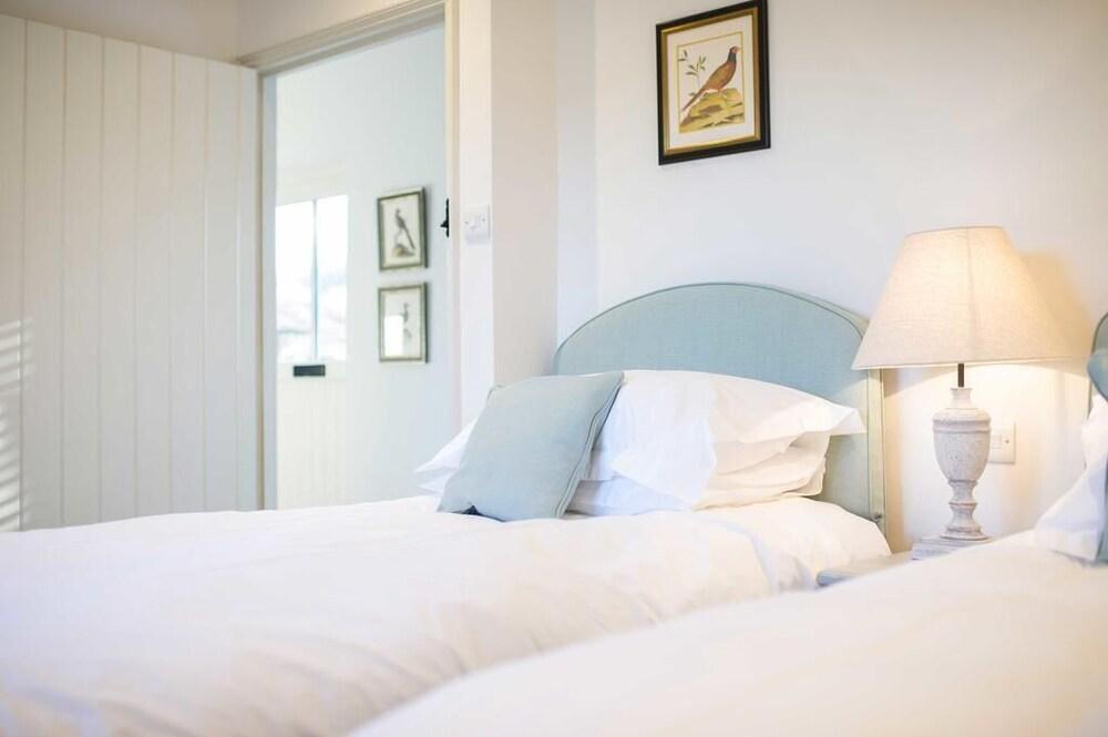 بينبو هوليداي كوتيدجز غرفة