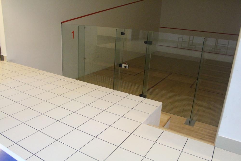 جراند سيرفيس سويت آت تايمز سكوير صالة رياضية