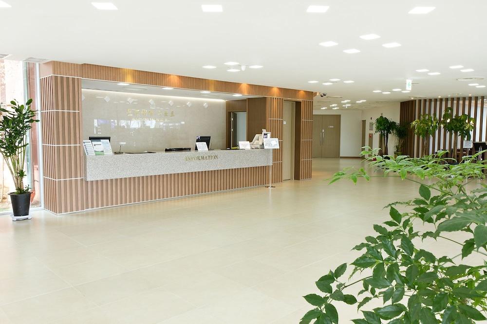 Mungyeong Saejae Resort Lobby
