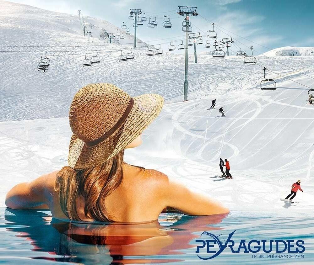 ليه بالكونز دو سوليلي مدخل الفندق