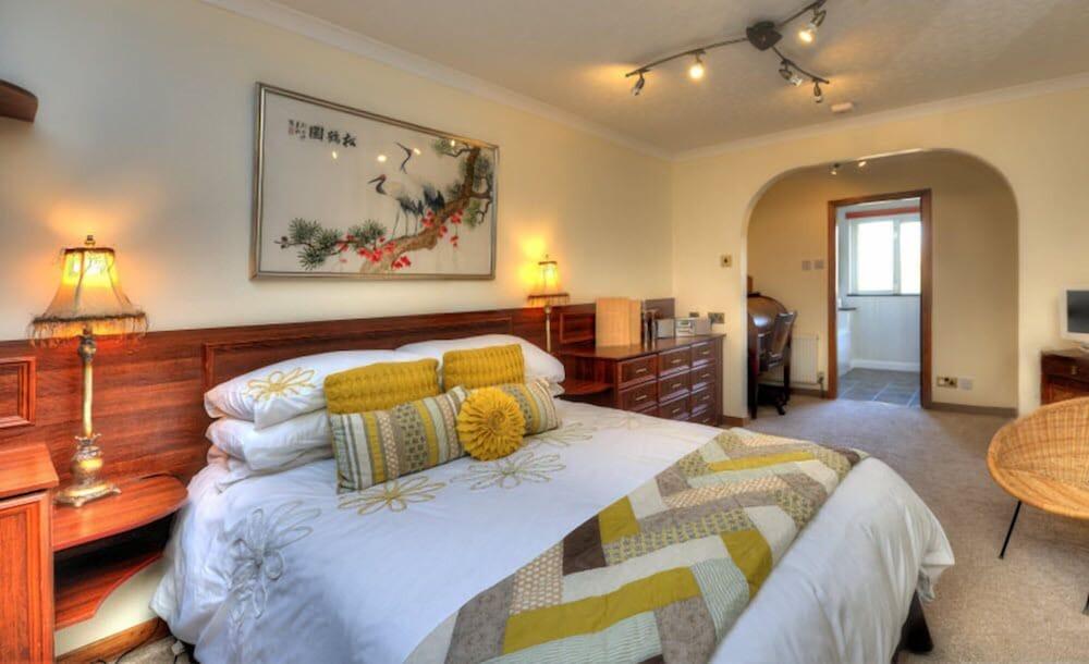 Grove Guest House