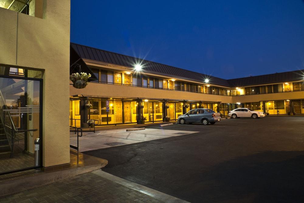 هوتل ستراتا داخلي