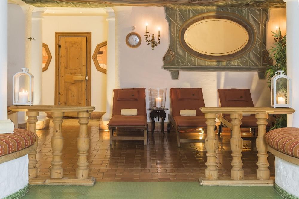 فندق زور تين ساونا