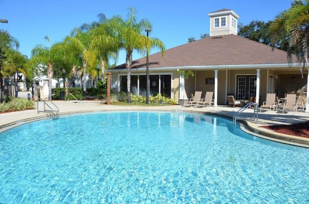 Lucaya 4 Bedrooms 3 Baths Townhome With Resort Pool Waterslide