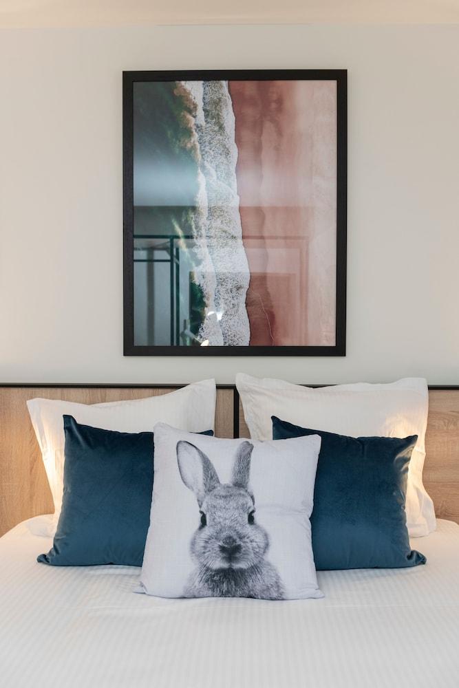 تيوليب ريزيدنسيز جوينفيل لو بون غرفة