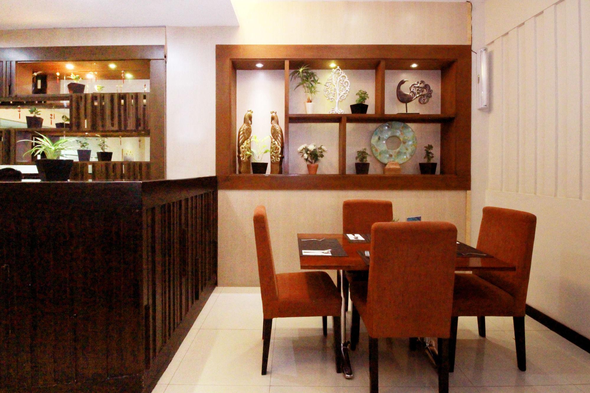 Daima Hotel Padang أخرى