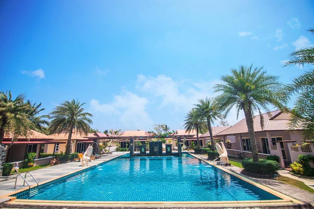 Pueanjai Resort and Restuarant Outdoor Pool