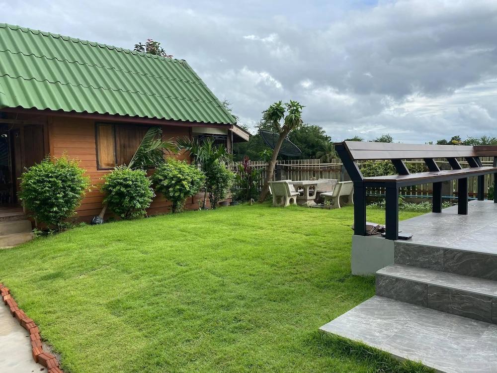 Jirawadee Resort Exterior
