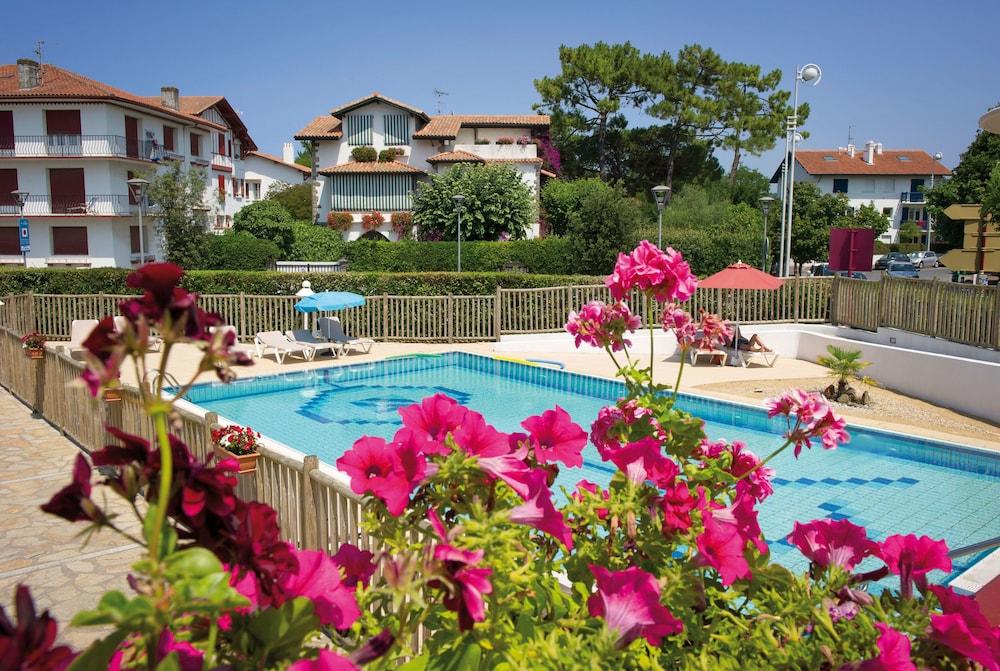 Hôtel Résidence Vacances Bleues Orhoitza Waterslide